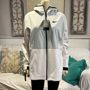 Nike therma jacket